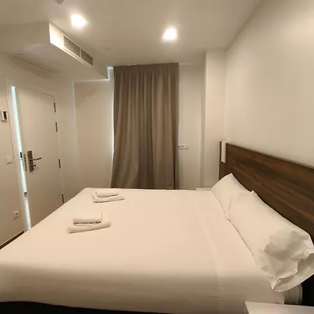 Ele Plaza De Espana 3*