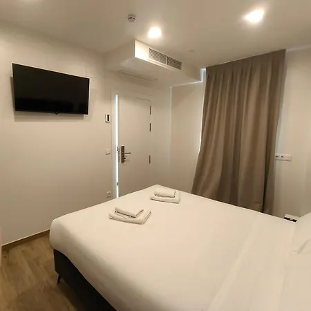 Ele Plaza De Espana 3*