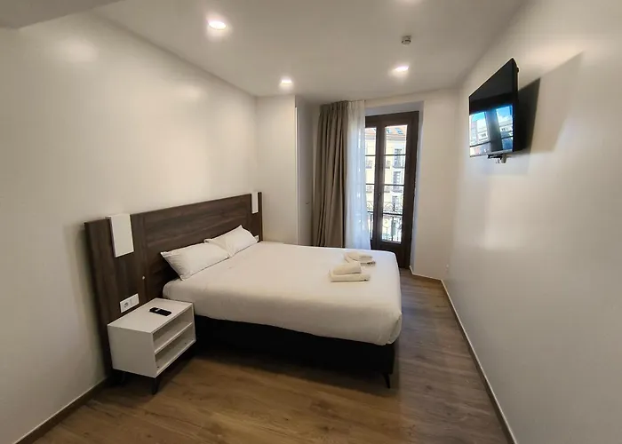 Ele Plaza De Espana בית הארחה 3*