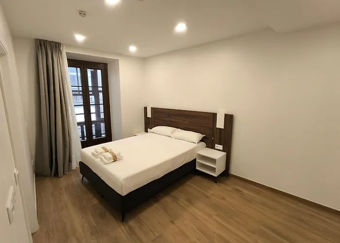 בית הארחה Ele Plaza De Espana 3*