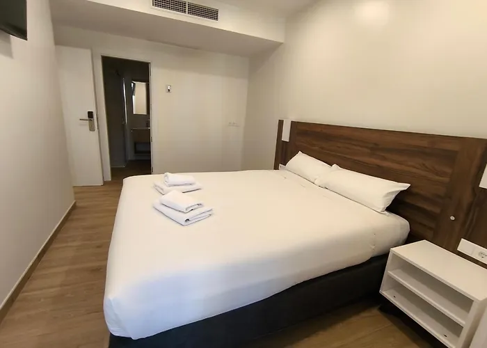 Ele Plaza De Espana Affittacamere 3*